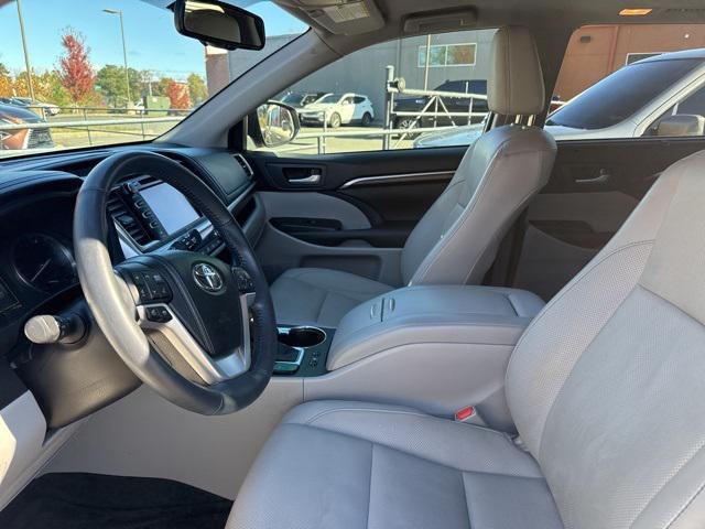 used 2015 Toyota Highlander car, priced at $21,382