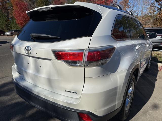 used 2015 Toyota Highlander car, priced at $21,382