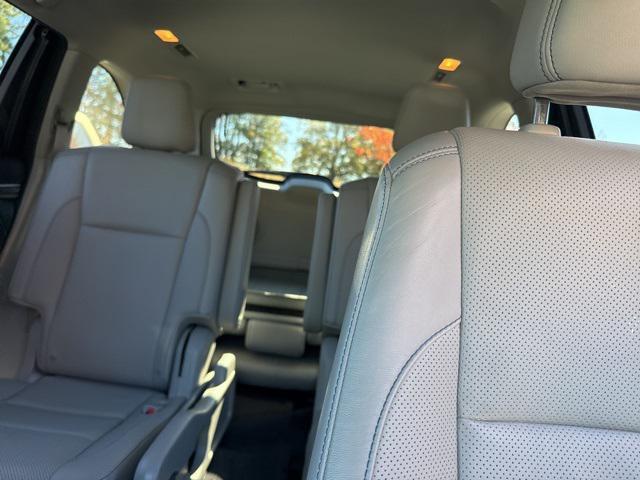 used 2015 Toyota Highlander car, priced at $21,382