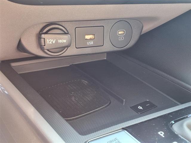new 2025 Hyundai Elantra car, priced at $23,060