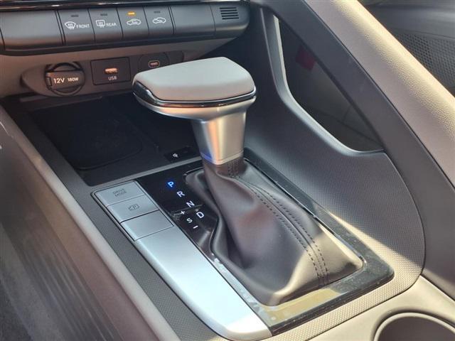 new 2025 Hyundai Elantra car, priced at $23,060