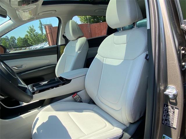 new 2025 Hyundai TUCSON Hybrid car, priced at $37,454
