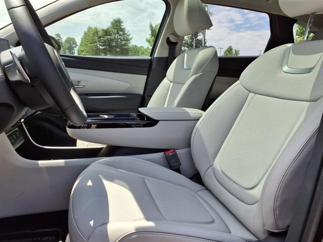 new 2025 Hyundai TUCSON Hybrid car, priced at $40,740