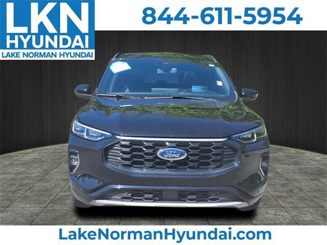 used 2023 Ford Escape car, priced at $25,624