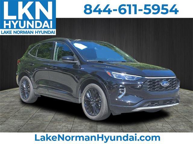 used 2023 Ford Escape car, priced at $25,624