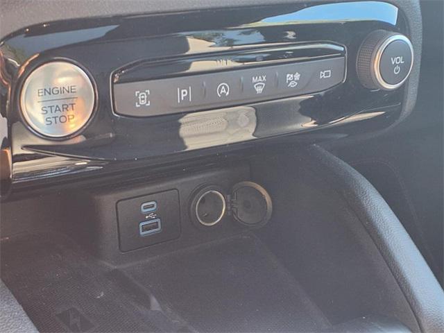 used 2023 Ford Escape car, priced at $25,624