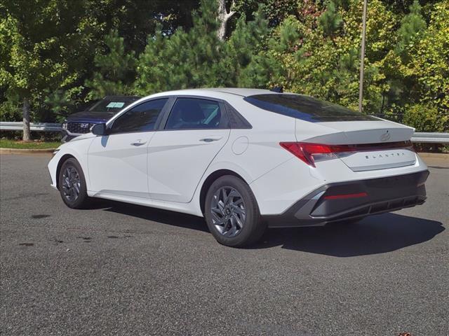 new 2024 Hyundai Elantra car