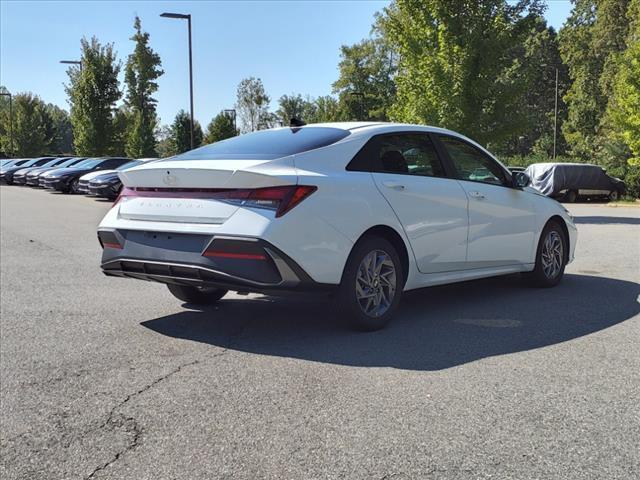 new 2024 Hyundai Elantra car