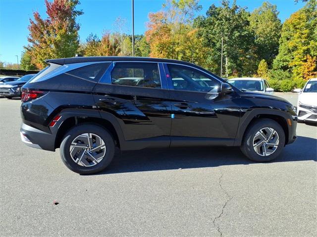 new 2026 Hyundai TUCSON Hybrid car, priced at $31,480