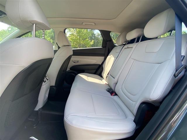 new 2025 Hyundai TUCSON Hybrid car