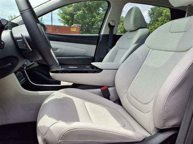 new 2025 Hyundai TUCSON Hybrid car