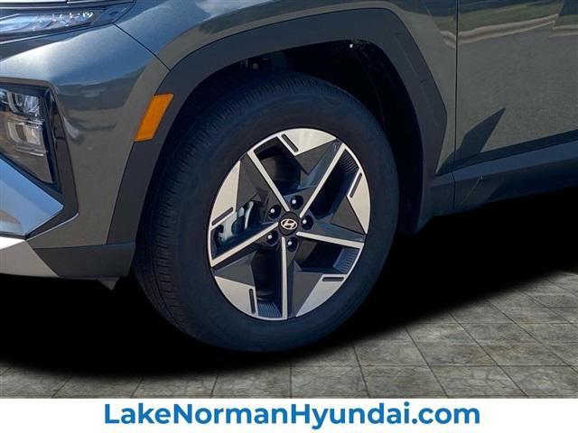 new 2025 Hyundai TUCSON Hybrid car