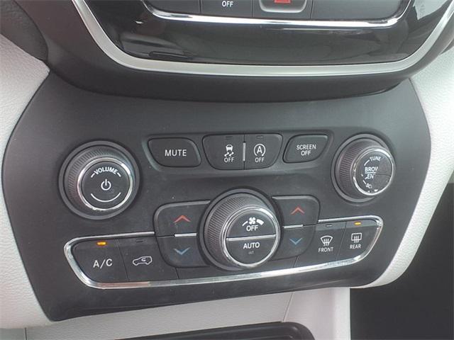 used 2019 Jeep Cherokee car, priced at $19,235