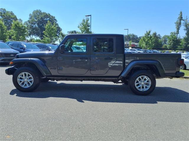 used 2023 Jeep Gladiator car, priced at $31,522