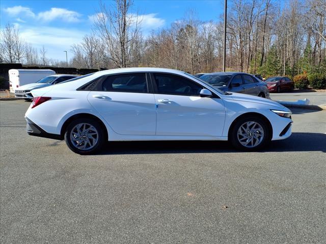 new 2025 Hyundai Elantra HEV car, priced at $27,235