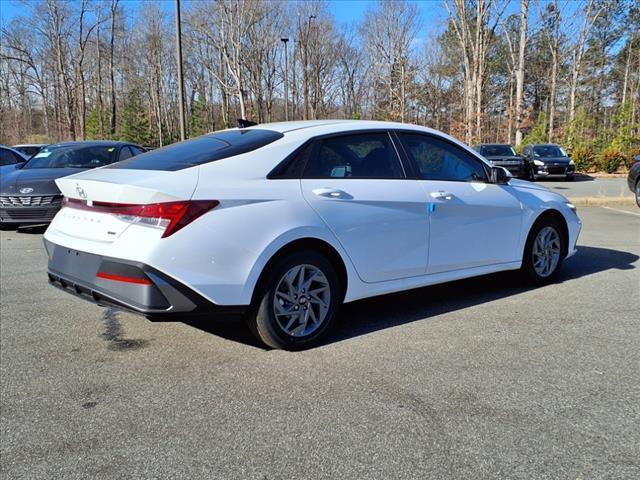 new 2025 Hyundai Elantra HEV car, priced at $27,235