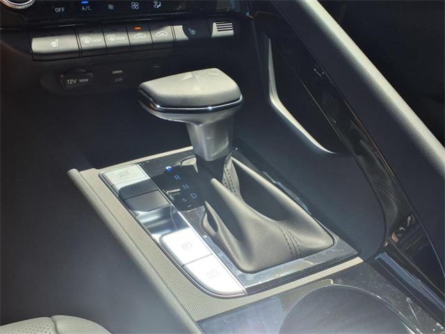 new 2025 Hyundai Elantra car, priced at $27,615