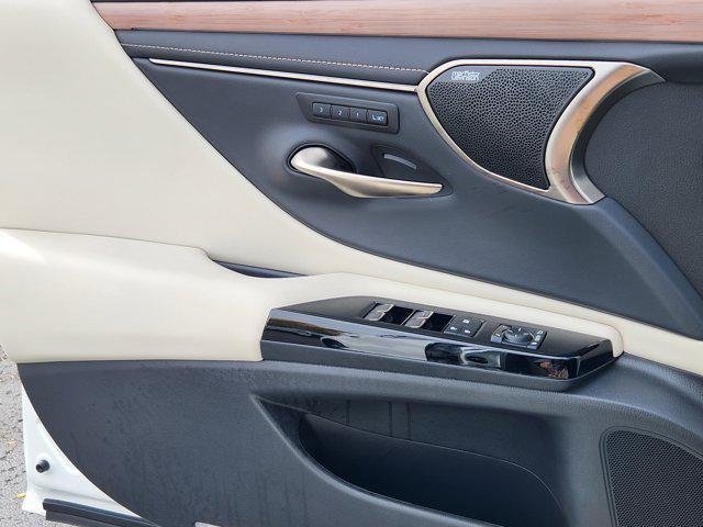 used 2025 Lexus ES 300h car, priced at $48,278