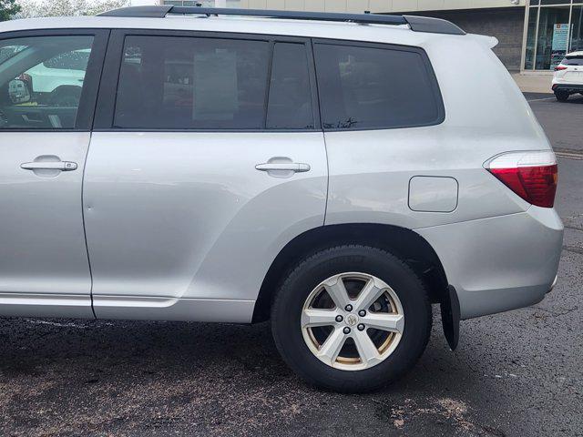 used 2010 Toyota Highlander car, priced at $10,399