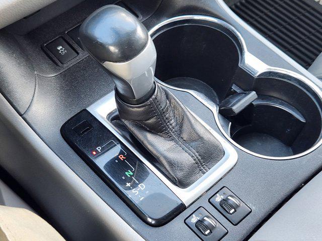 used 2018 Toyota Highlander car, priced at $23,899