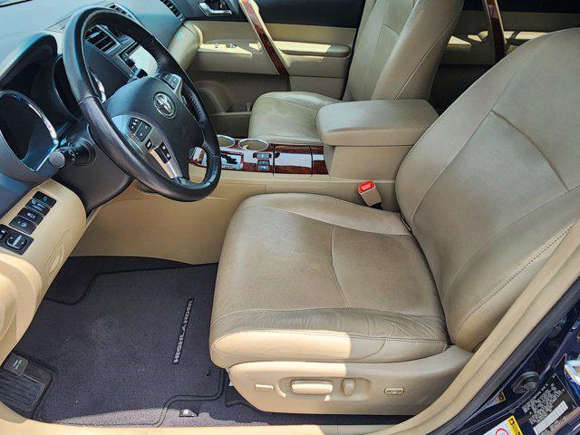 used 2013 Toyota Highlander car, priced at $15,799