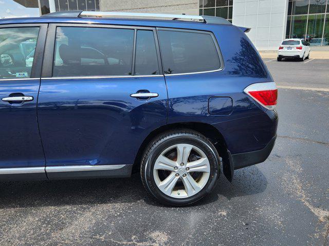 used 2013 Toyota Highlander car, priced at $15,799
