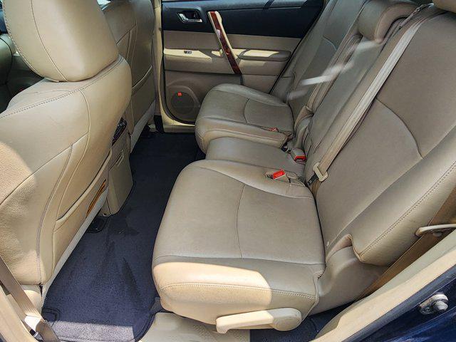used 2013 Toyota Highlander car, priced at $15,799