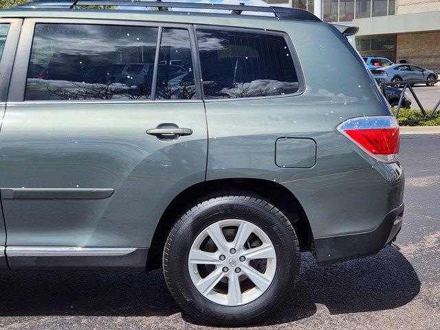 used 2013 Toyota Highlander car, priced at $12,249