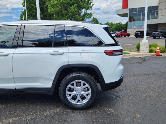 used 2022 Jeep Grand Cherokee car, priced at $31,370