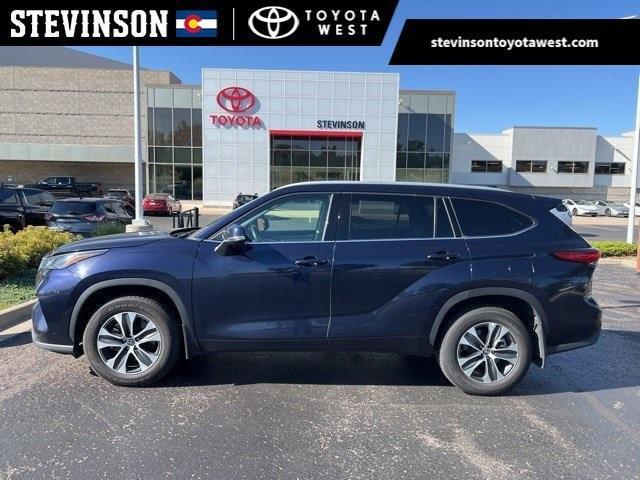 used 2022 Toyota Highlander car, priced at $36,400