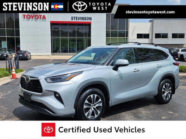 used 2022 Toyota Highlander car, priced at $37,299