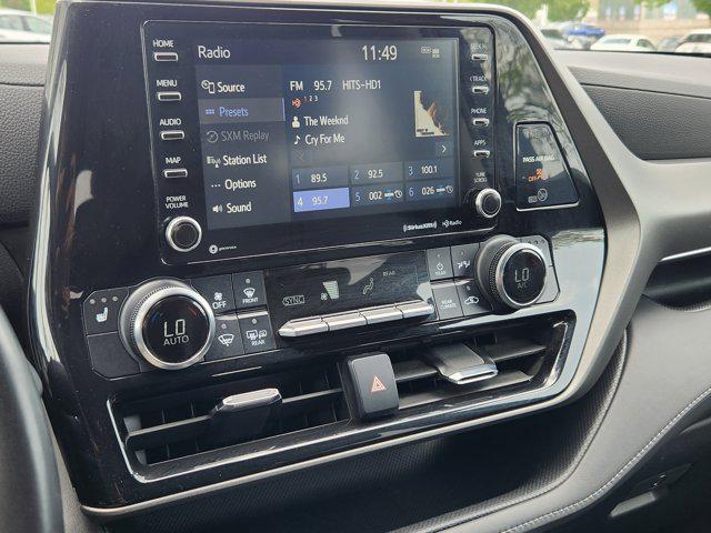 used 2022 Toyota Highlander car, priced at $37,999