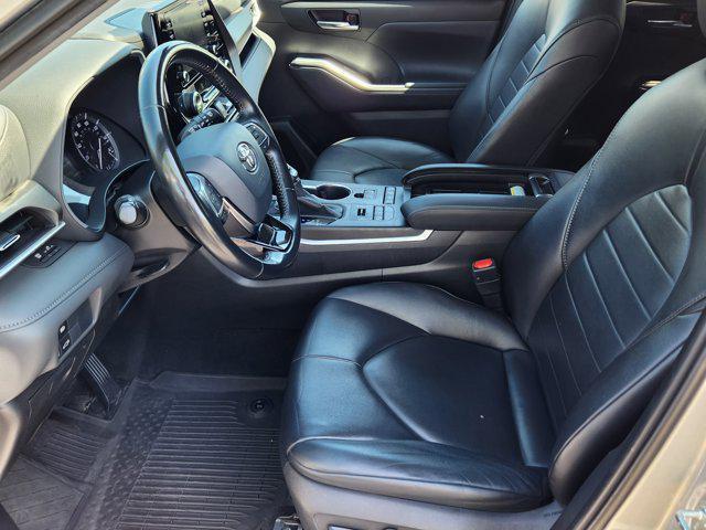 used 2020 Toyota Highlander car, priced at $30,099