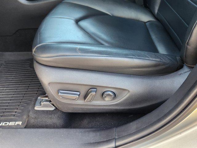 used 2020 Toyota Highlander car, priced at $30,099
