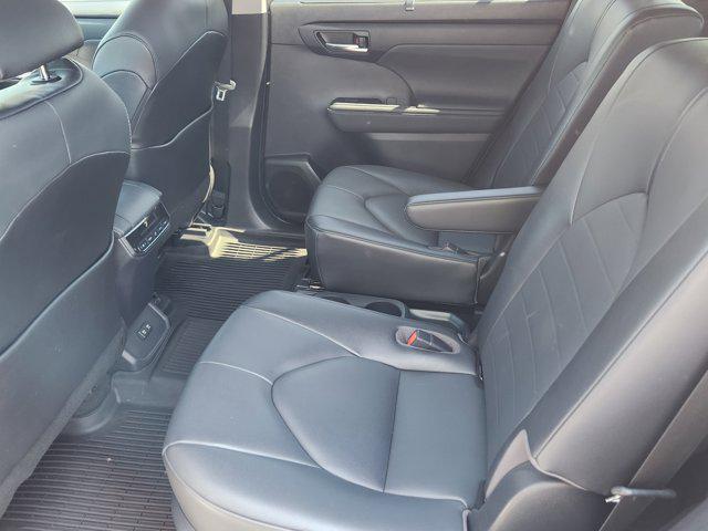 used 2020 Toyota Highlander car, priced at $30,099