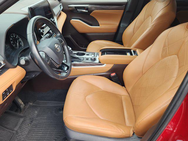 used 2020 Toyota Highlander car, priced at $41,399