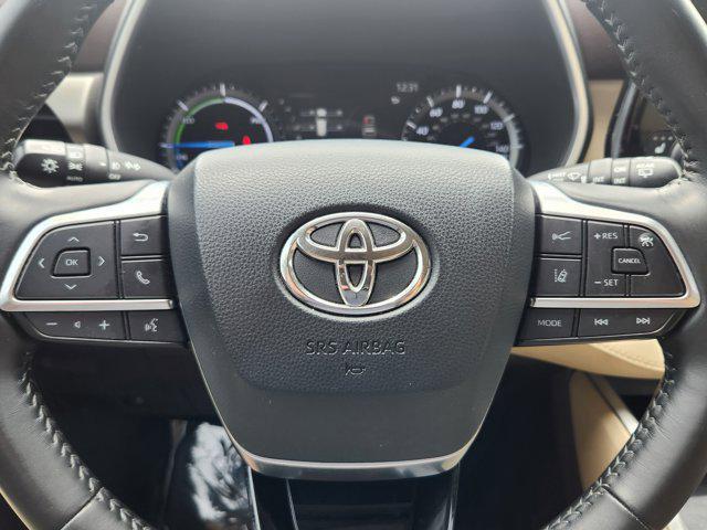 used 2020 Toyota Highlander Hybrid car, priced at $27,499