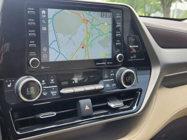 used 2020 Toyota Highlander Hybrid car, priced at $27,499