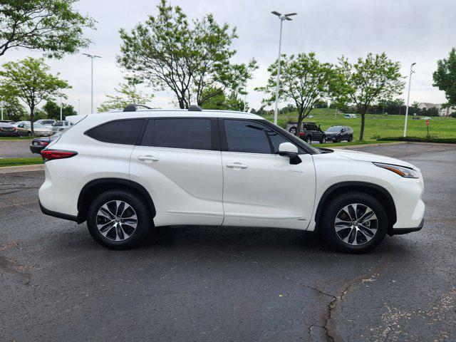 used 2020 Toyota Highlander Hybrid car, priced at $27,499