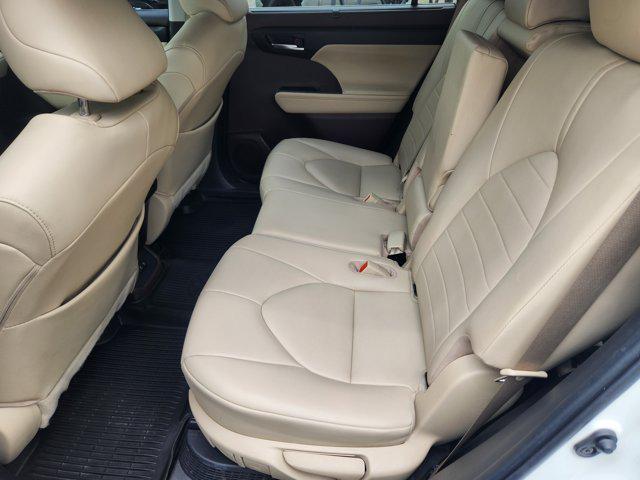 used 2020 Toyota Highlander Hybrid car, priced at $27,499