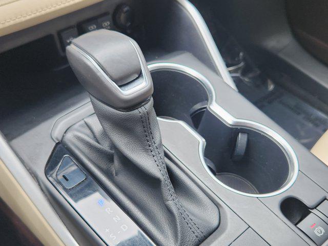 used 2020 Toyota Highlander Hybrid car, priced at $27,499