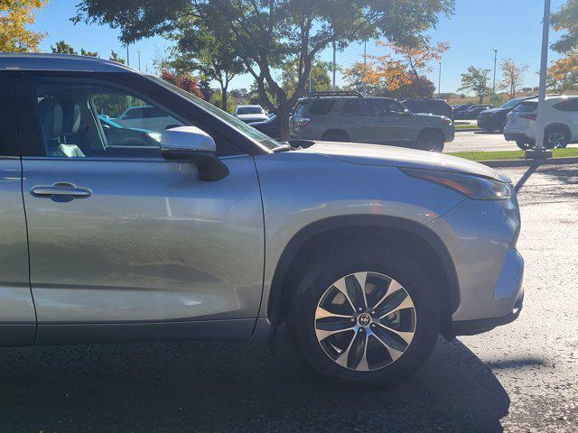 used 2023 Toyota Highlander car, priced at $37,307