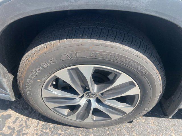 used 2021 Toyota Highlander car, priced at $33,499