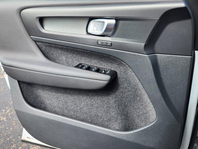 used 2022 Volvo XC40 car, priced at $33,219