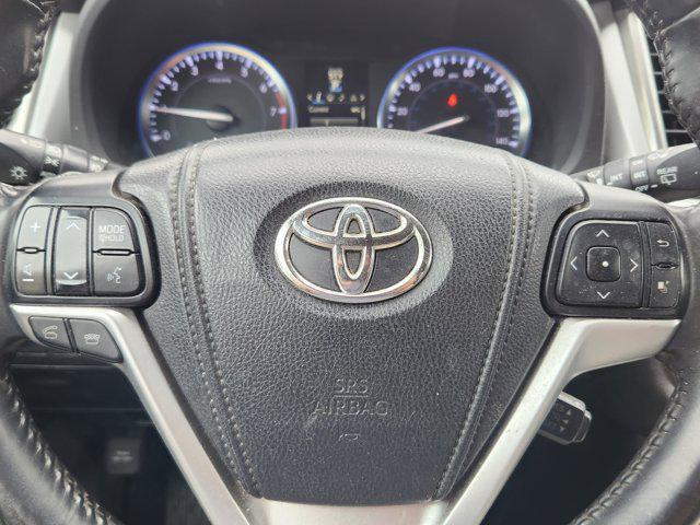 used 2014 Toyota Highlander car, priced at $16,599