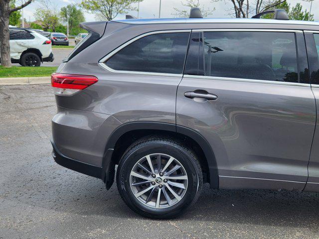 used 2018 Toyota Highlander car, priced at $26,999