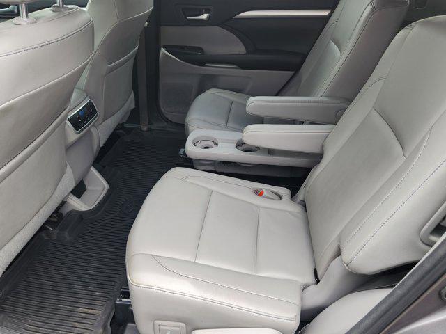 used 2018 Toyota Highlander car, priced at $26,999