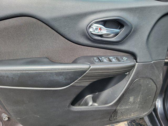used 2015 Jeep Cherokee car, priced at $8,899