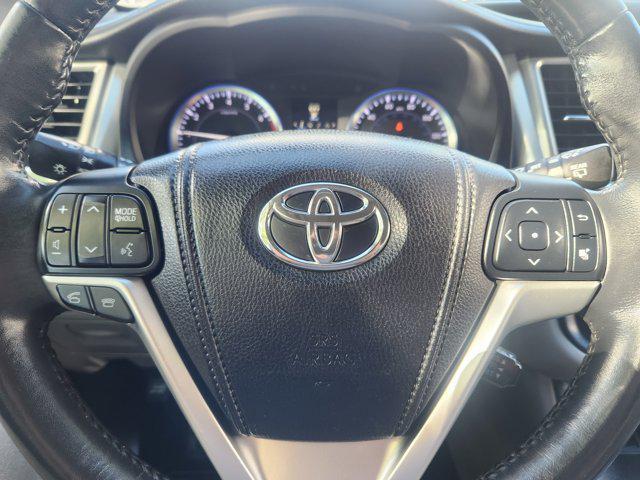 used 2015 Toyota Highlander car, priced at $21,024