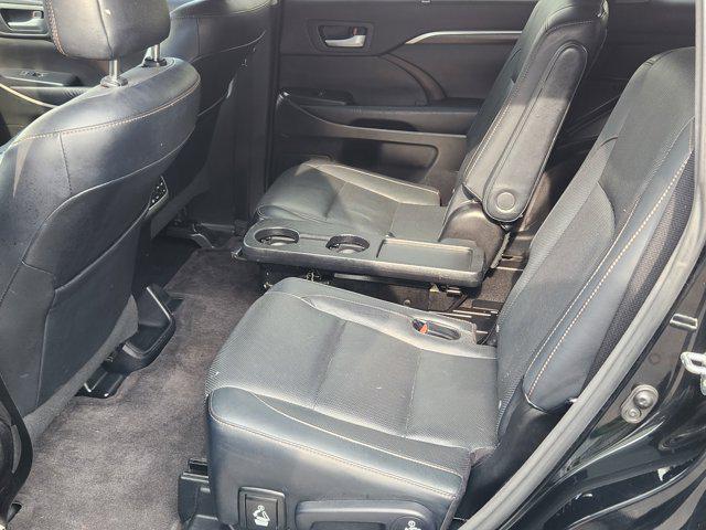 used 2016 Toyota Highlander car, priced at $23,809